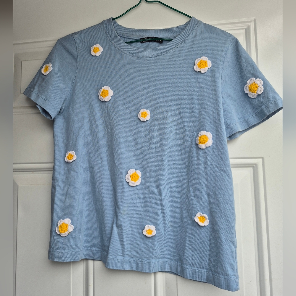 Zara Light Blue Crew Neck Top Shirt With Flower Floral Crochet Applique